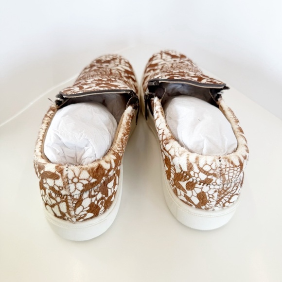 NWT Very Volatile Normande Brown Lace Slip-On Sneakers, Size 9 - Picture 3 of 8